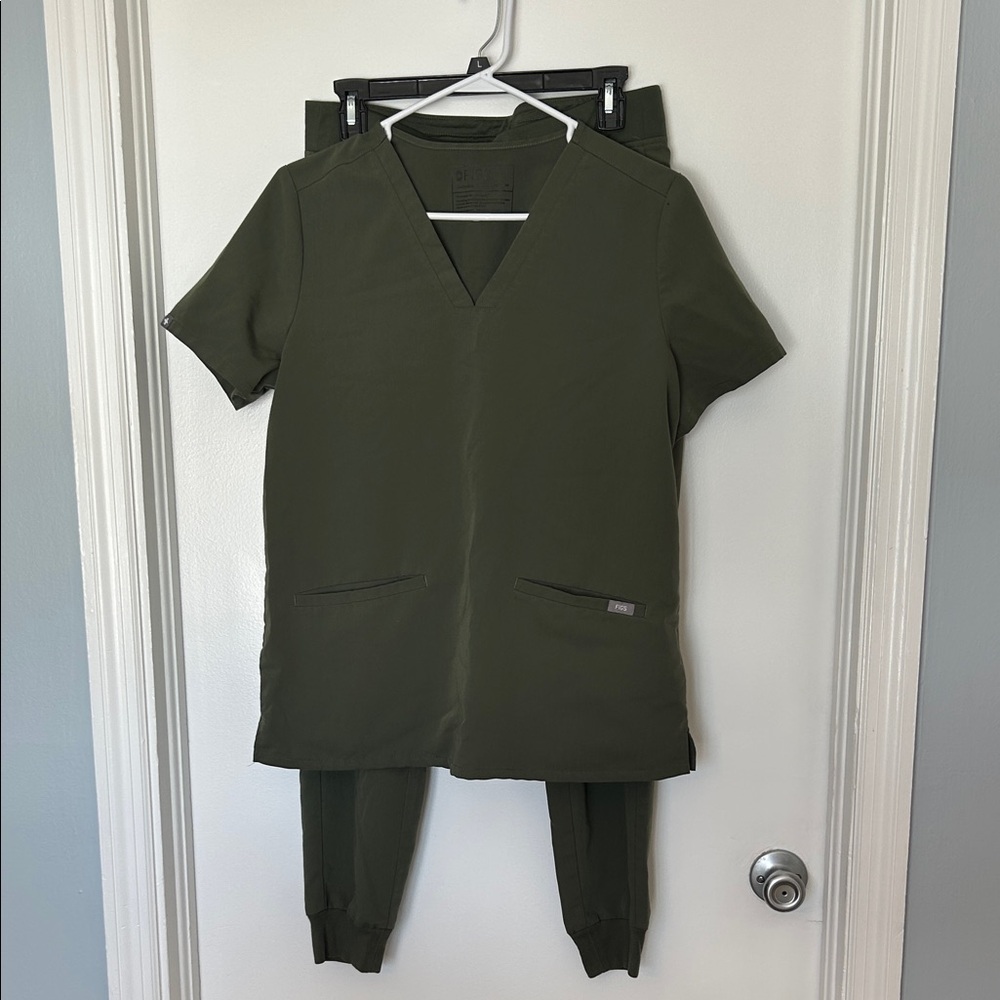 FIGS Olive Green Scrub Set